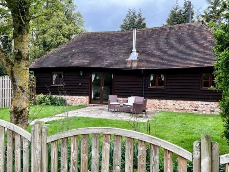 Charming Picturesque Cottage - Nr Tenterden & Rye, Pets Welcomed Rolvenden エクステリア 写真